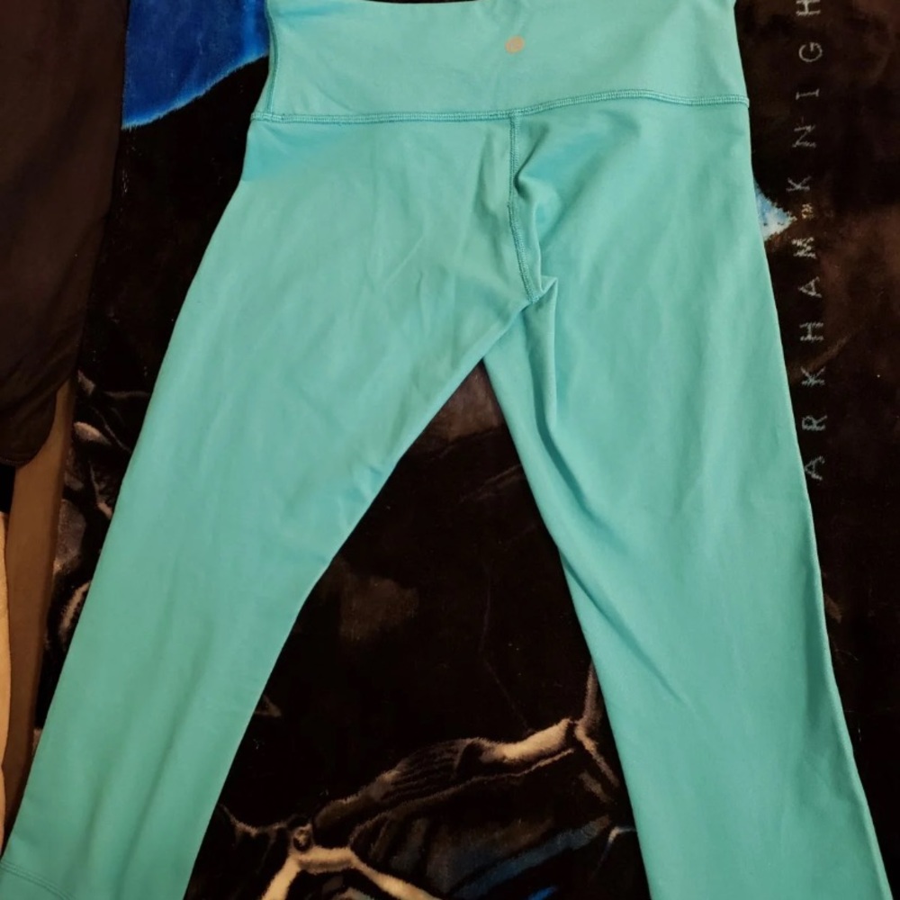 Lululemon leggings, size 6